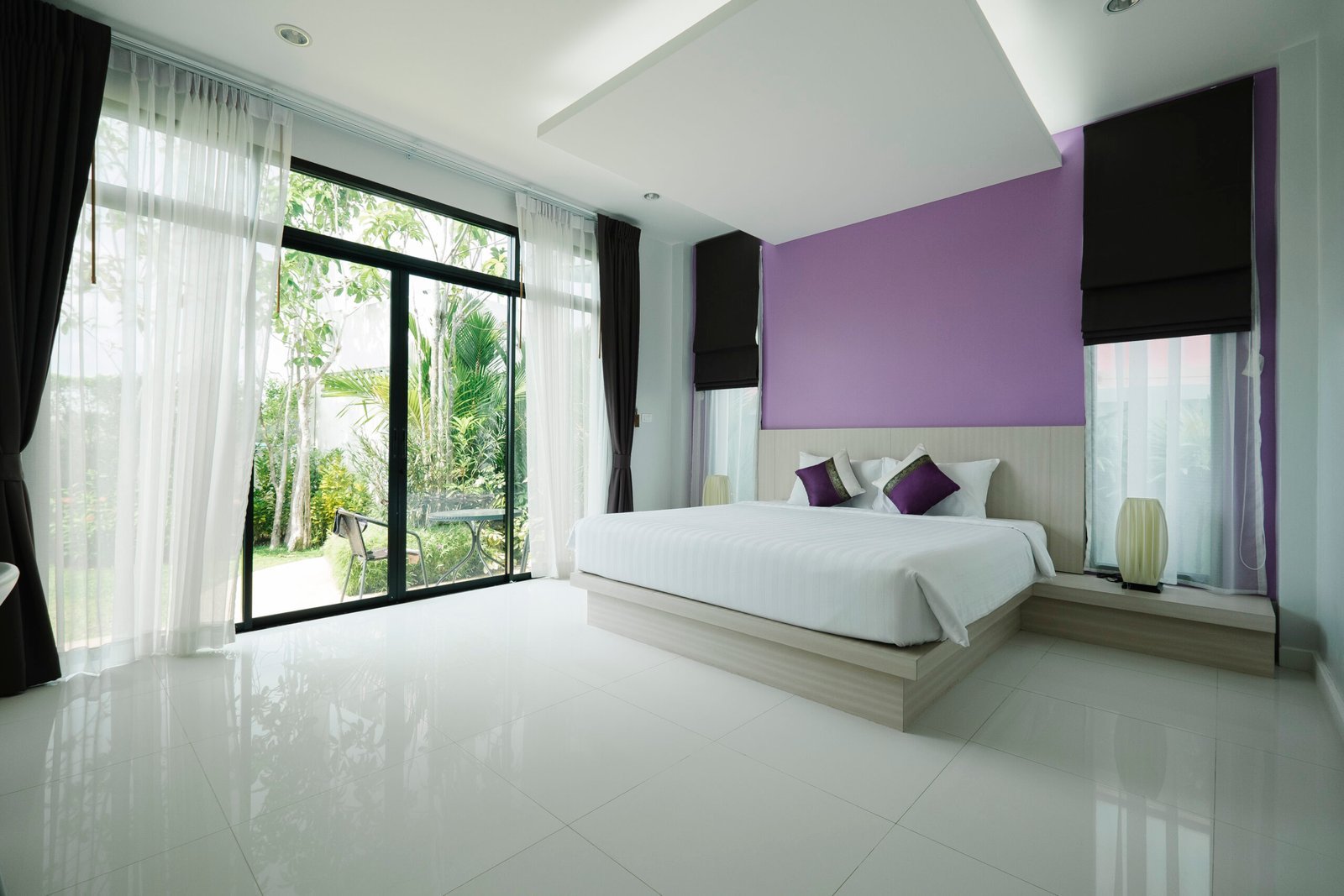 modern-beadroom-hotel-scaled.jpg